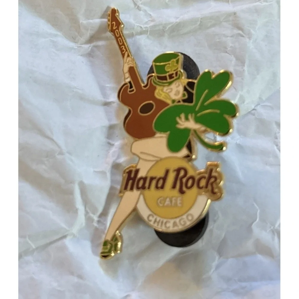 2003 Hard Rock Cafe Chicago St. Patrick's Day pin Girl Leprechaun Top Hat